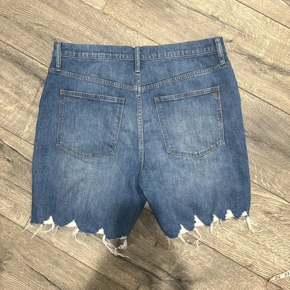 • Madewell • Womens High-Rise Denim Mid-Length Jean Shorts L0367 Blue Distressed