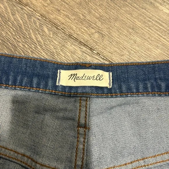 • Madewell • Womens High-Rise Denim Mid-Length Jean Shorts L0367 Blue Distressed