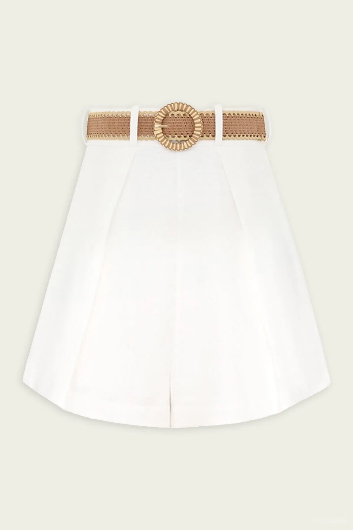 Acacia Tuck Short in Ivory