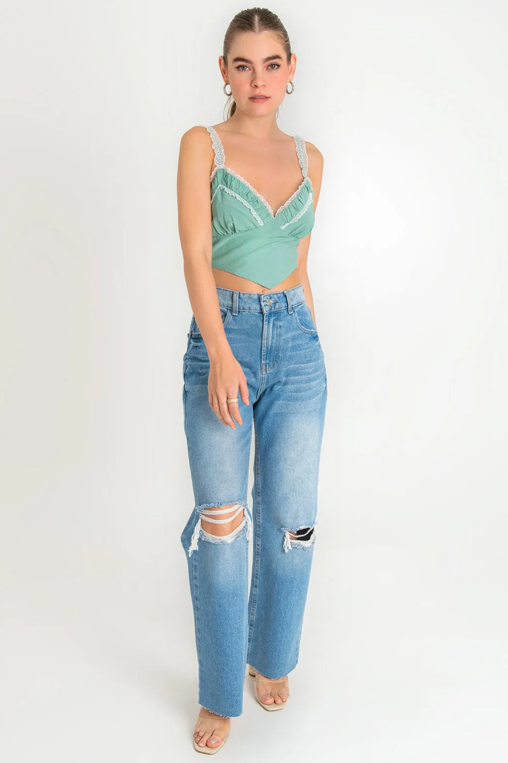 Crop top de tirantes escote con encaje