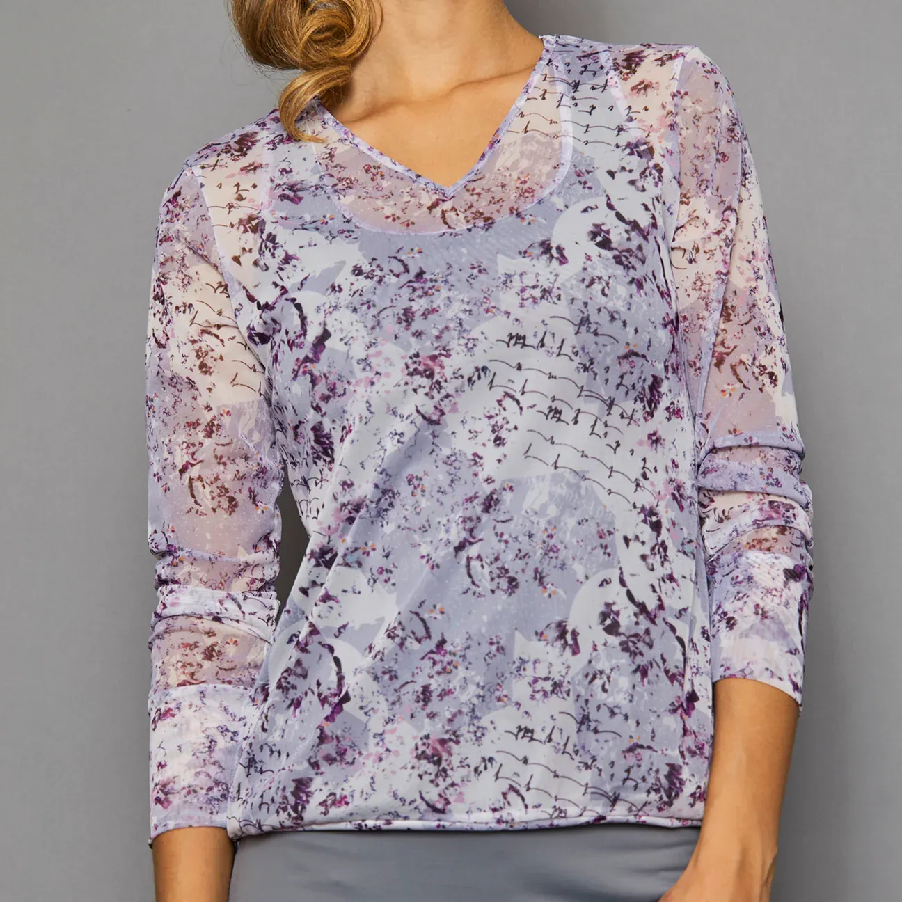 DENISE CRONWALL - SPF 40  Rhapsody V-neck Pullover - WHITE /PRINT