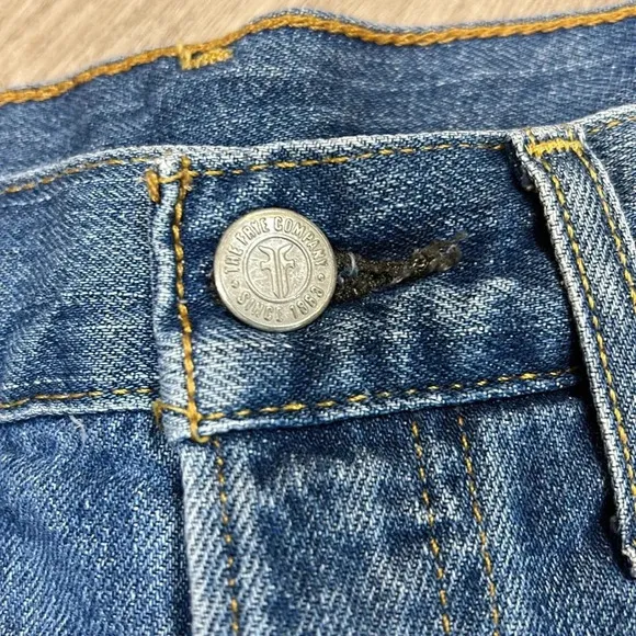Frye Brand Classic Denim Medium Wash Distressed Cutoff Daisy Dukes Shorts / 26