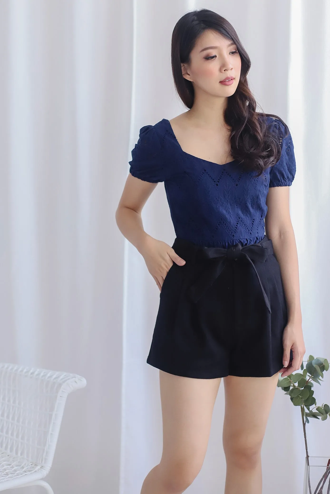 Hege Belted Denim Shorts In Black