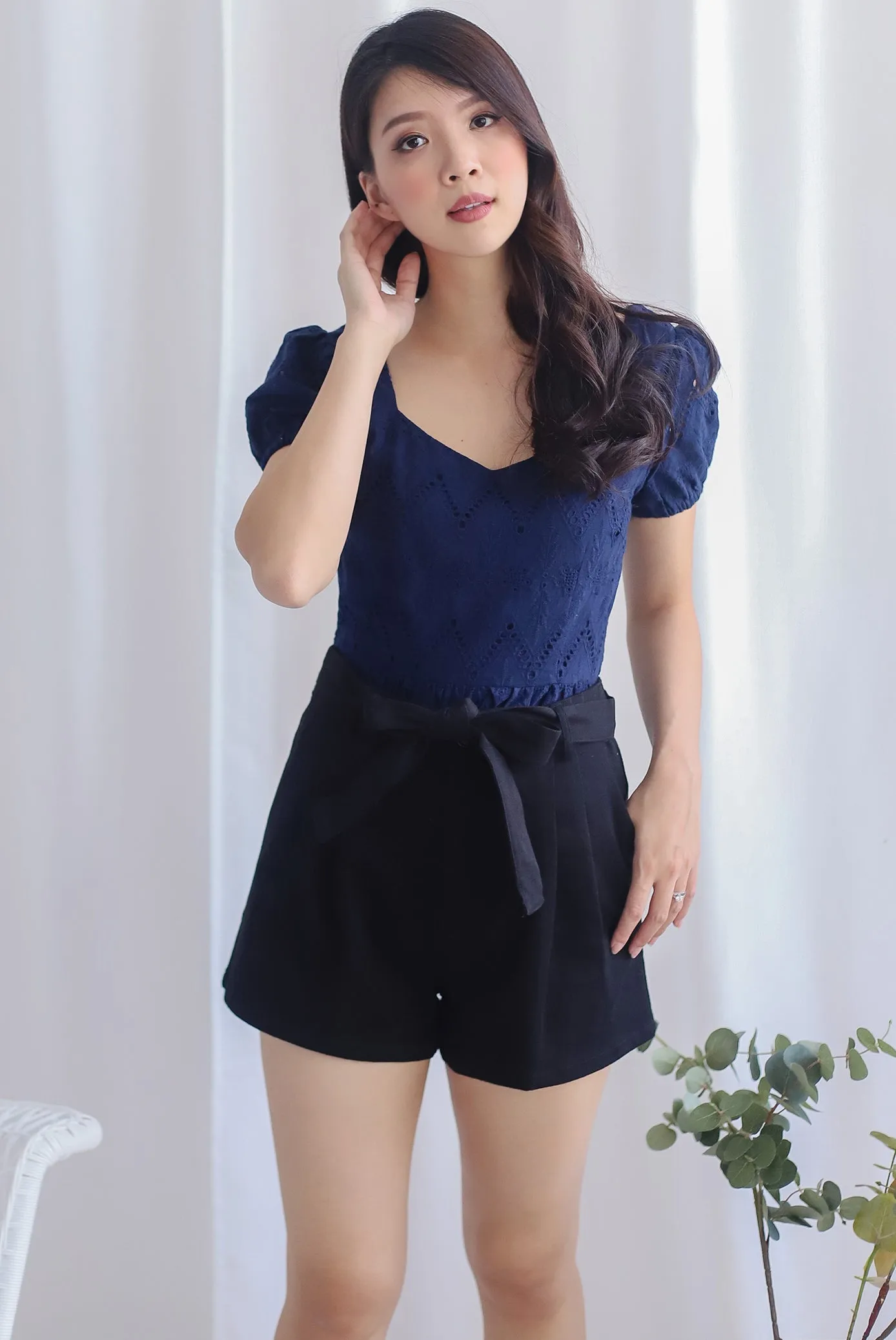 Hege Belted Denim Shorts In Black