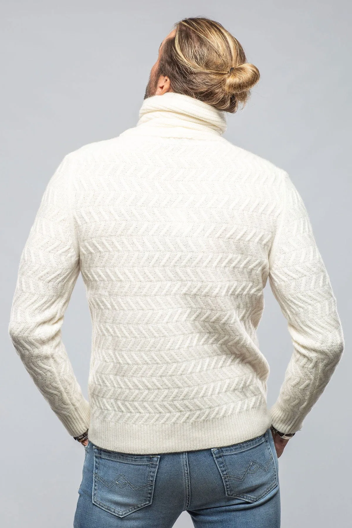 Jacob Cashmere Turtleneck In White
