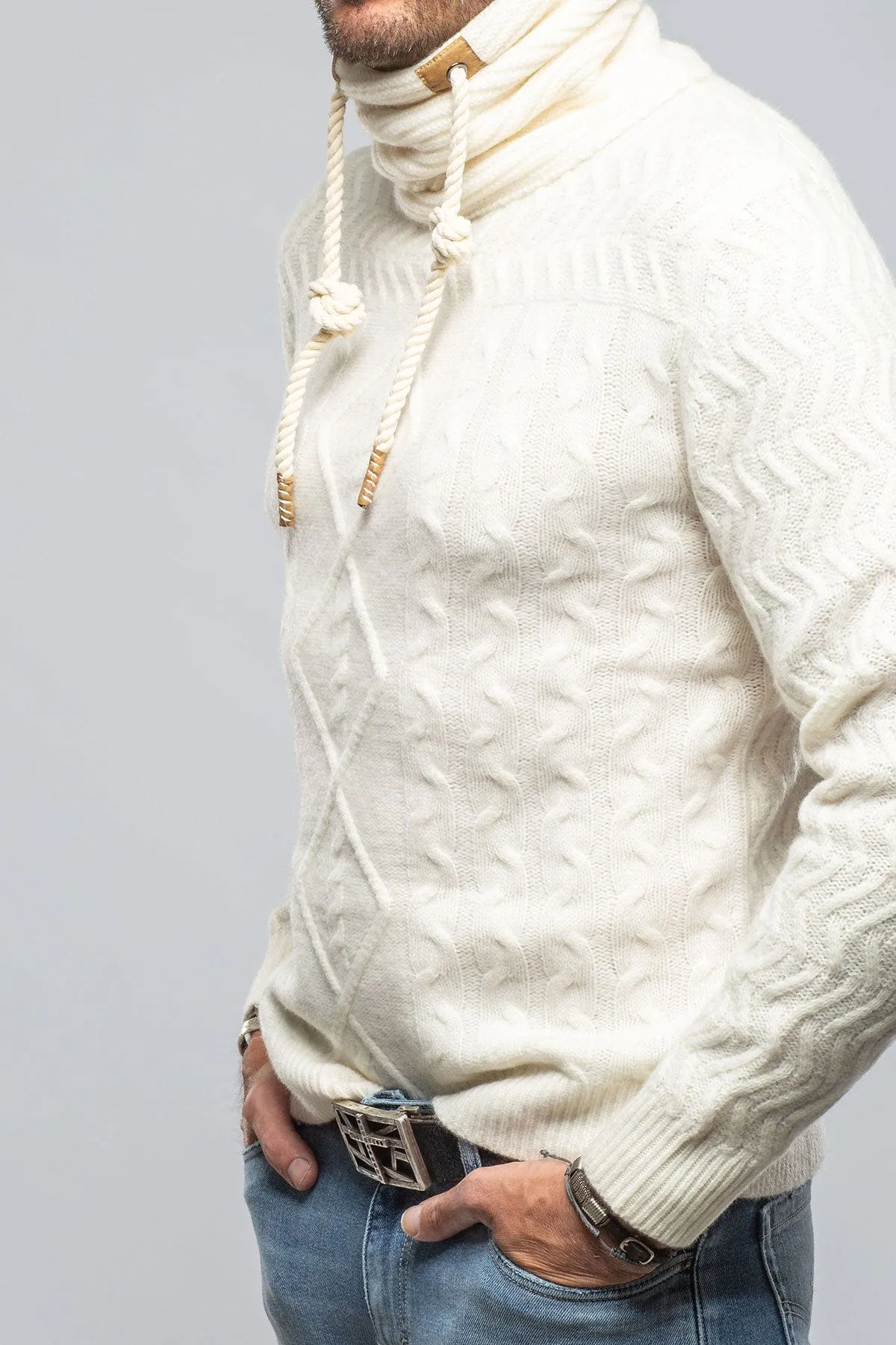 Jacob Cashmere Turtleneck In White