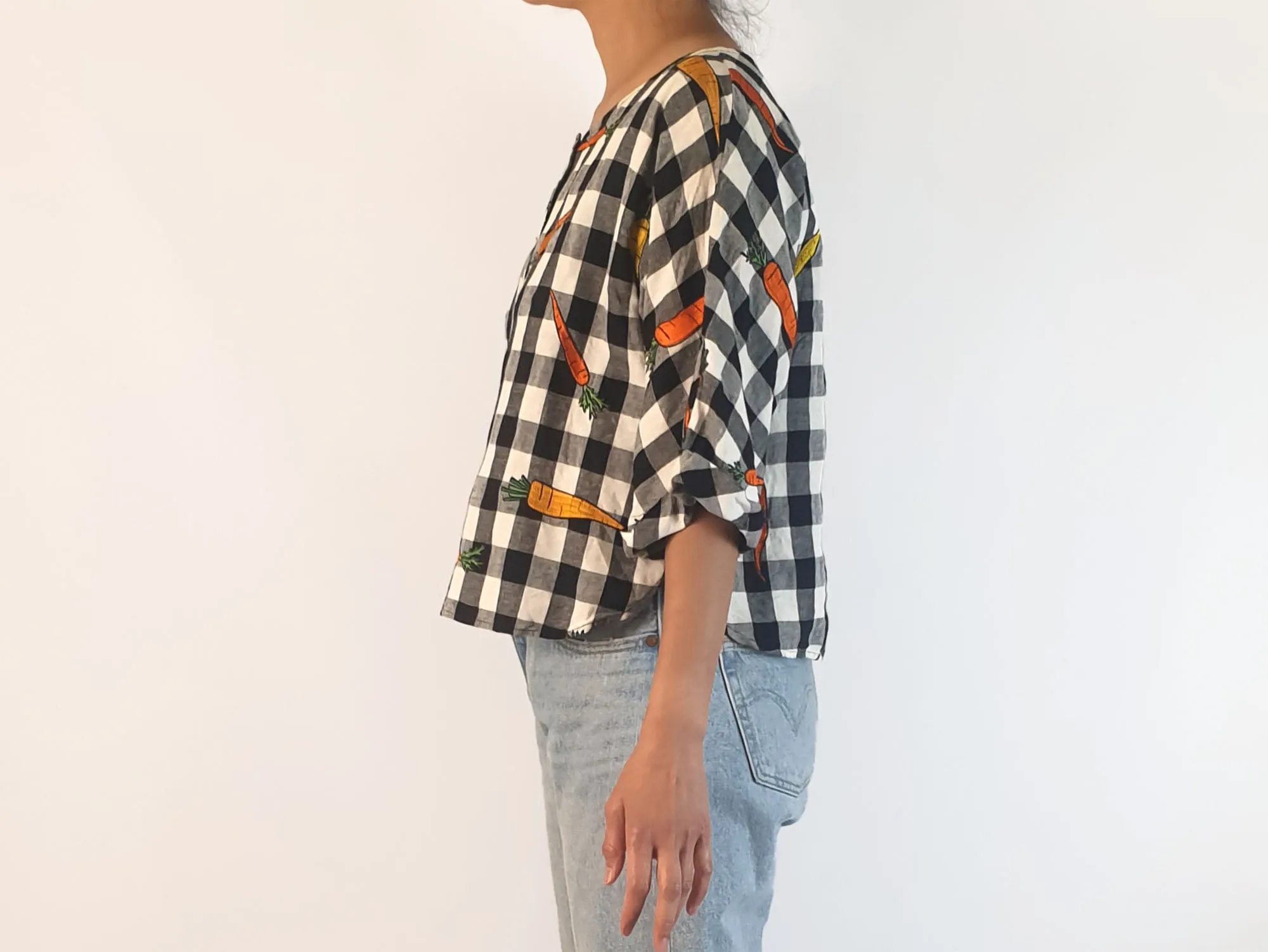 Jericho Road black and white check top with embroidered carrots size 10
