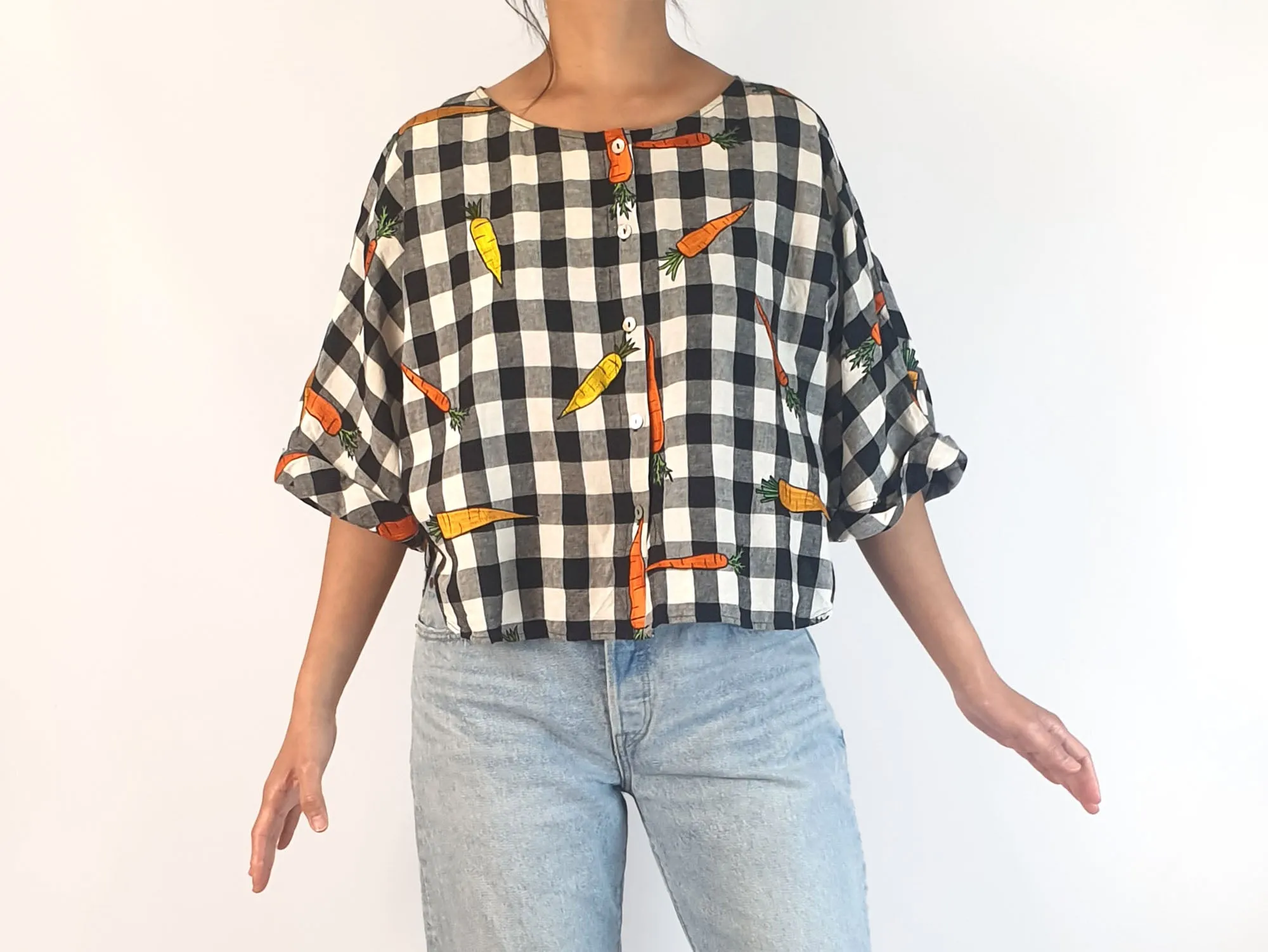 Jericho Road black and white check top with embroidered carrots size 10