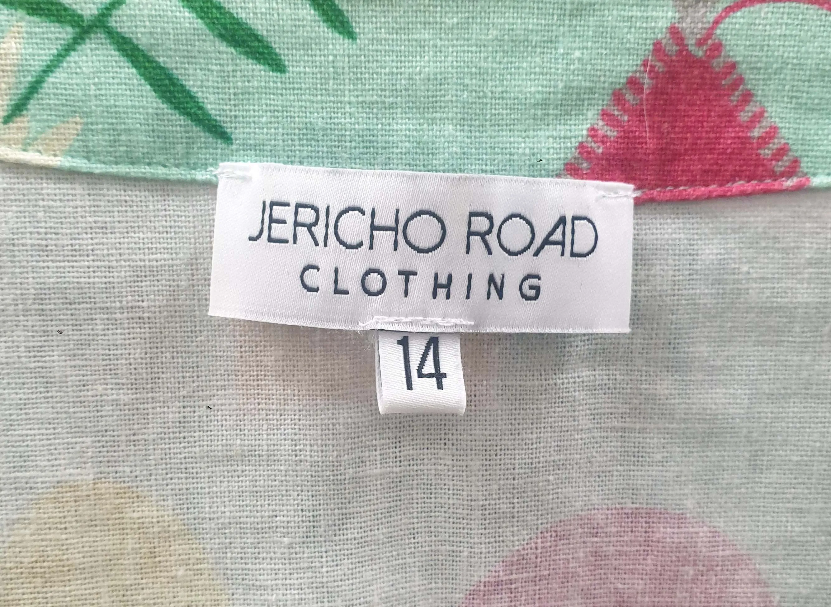 Jericho Road green unique print top size 14