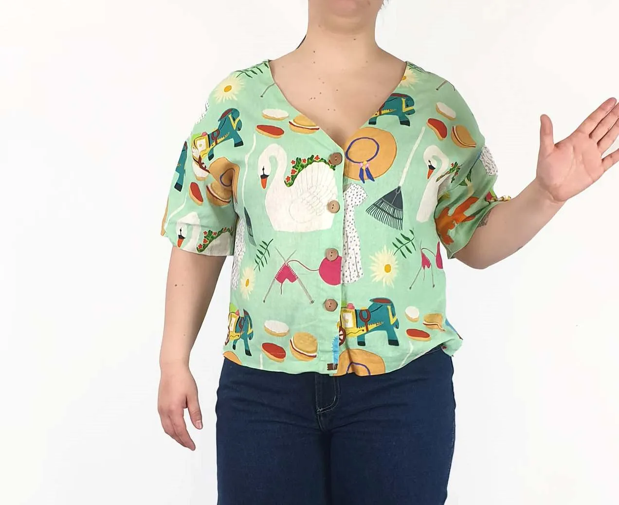 Jericho Road green unique print top size 14