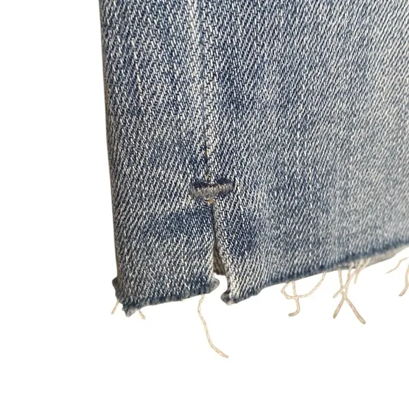 Judy Blue Mid Rise Cut Off Hem Jean Shorts Blue Denim Womens Size Medium NWT New