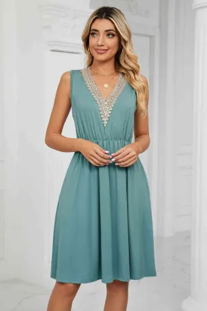Layla Contrast V-Neck Sleeveless Dress -- Deal of the day!