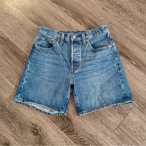 Levi’s Button Fly Denim 6” Shorts