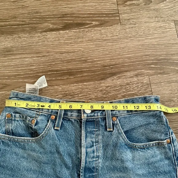 Levi’s Button Fly Denim 6” Shorts