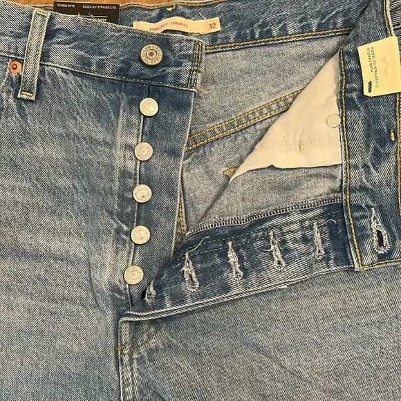 LEVI'S High-Rise Ribcage Shorts Cut-Off Denim Shorts Women 32 (Waist 33) nwt