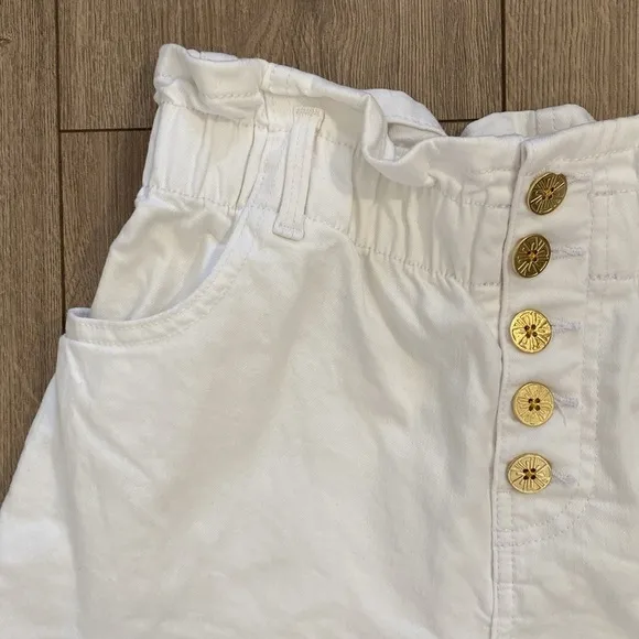Lilly Pulitzer | Neva High Rise Stretch Shorts | Resort White | Size 2