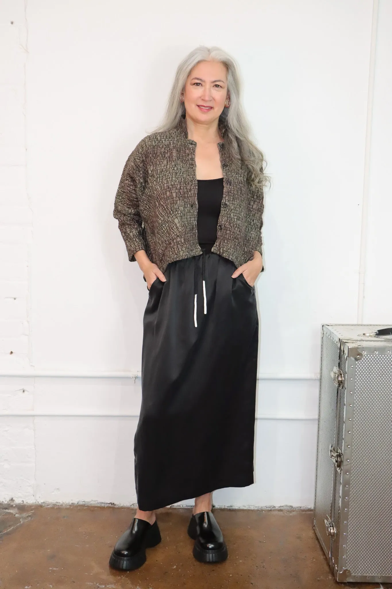 M Square Crop Curve Powder Jacket