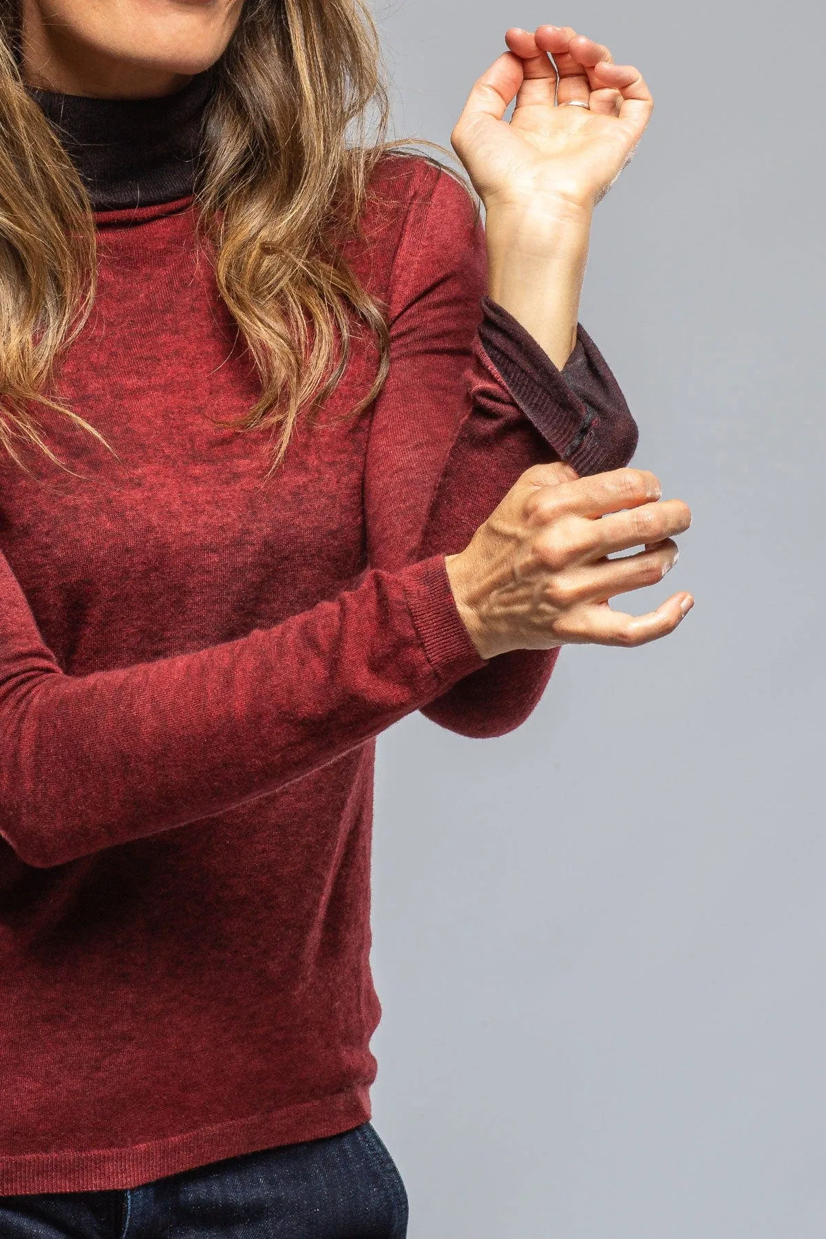 Mora Cashmere T.Neck In Shaded Lipstick
