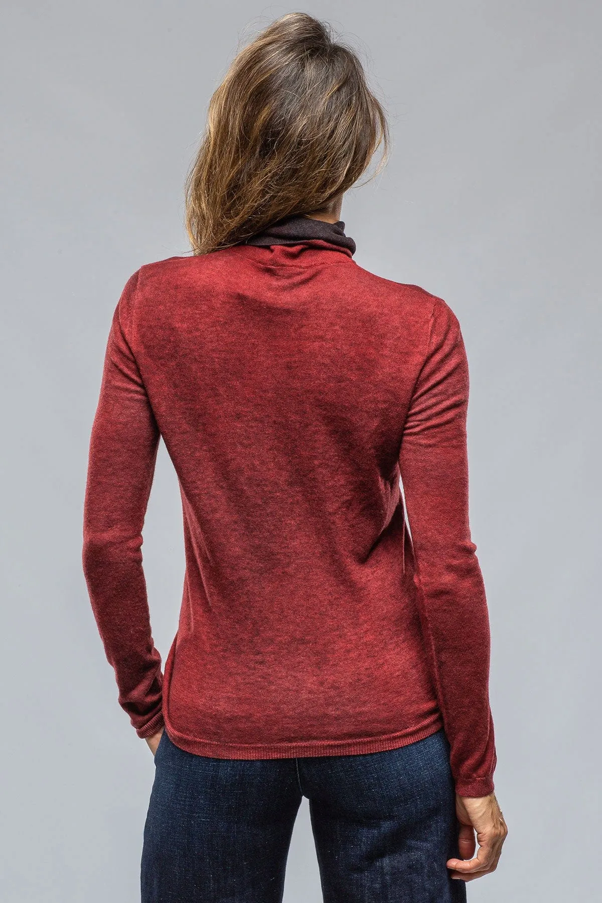 Mora Cashmere T.Neck In Shaded Lipstick
