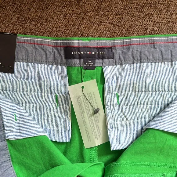 New Tommy Hilfiger Hollywood Style 5” Shorts Women’s Size 16 in Fern