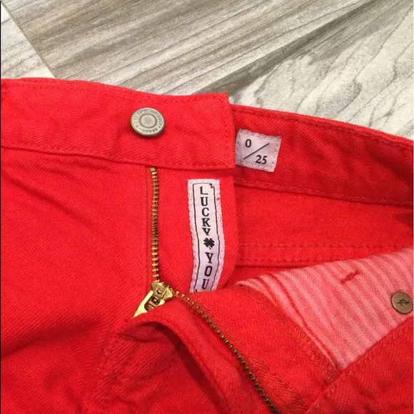 🍀NWOT Lucky Brand Hot Red Cut Off Jean Shorts in Size 0/25!