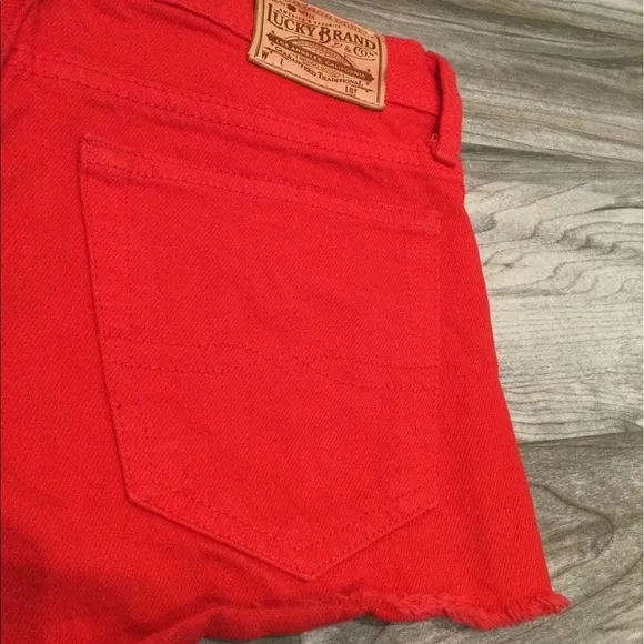 🍀NWOT Lucky Brand Hot Red Cut Off Jean Shorts in Size 0/25!