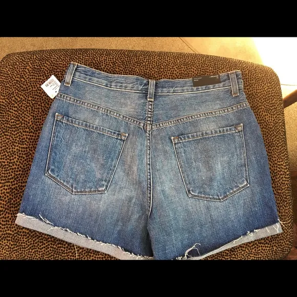 NWT, darling J Brand denim shorts!
