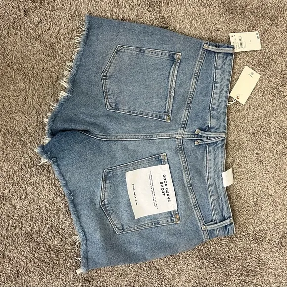 NWT GOOD AMERICAN GOOD CURVE MINI DENIM SHORTS HIGH RISE SIZE 14