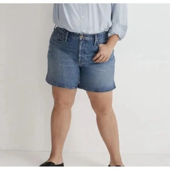NWT | Madewell Plus  Relaxed Mid Length Denim Shorts Kimbrough‎ Medium Wash 24W
