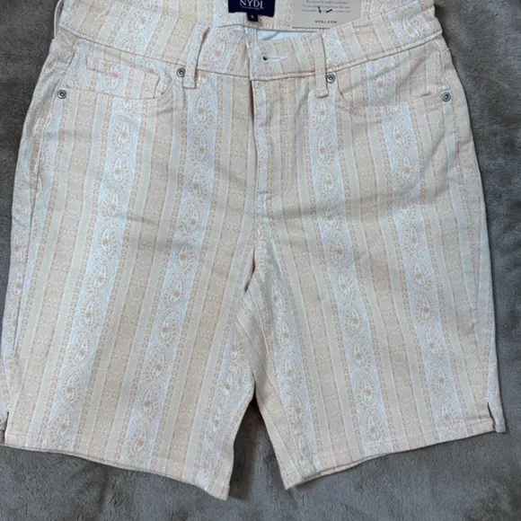 NYDJ Ella 9&quot; Denim Shorts in Vertical Paisley