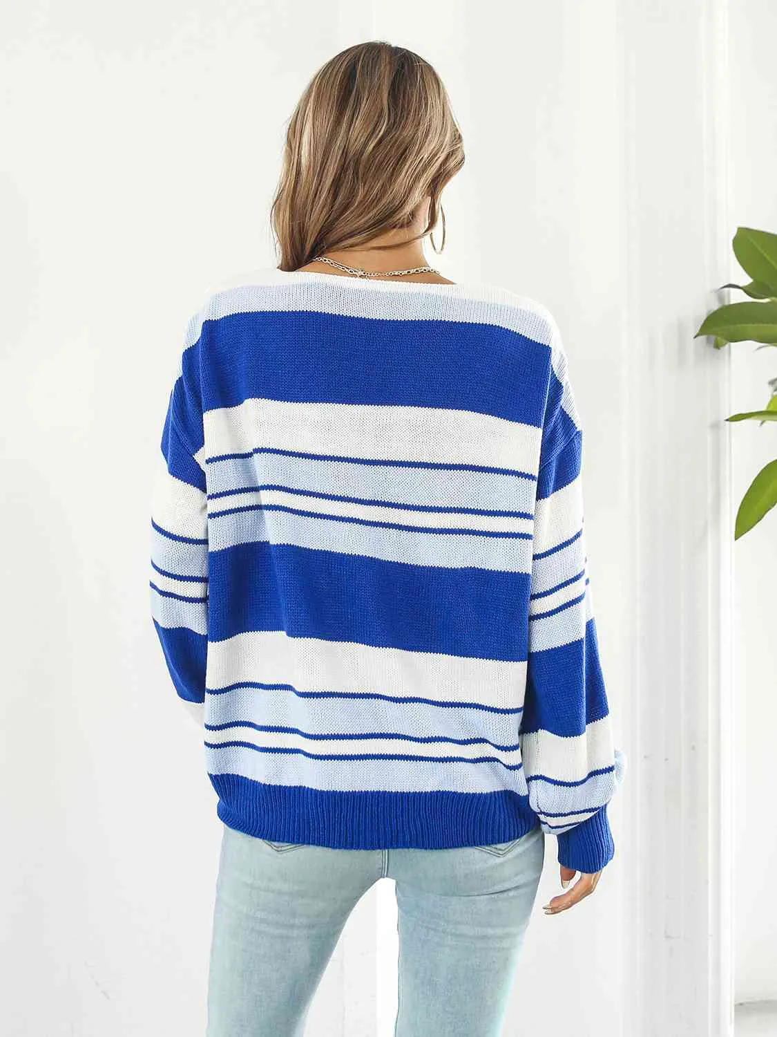 Striped V-Neck Long Sleeve Knit Top(3 Colors)