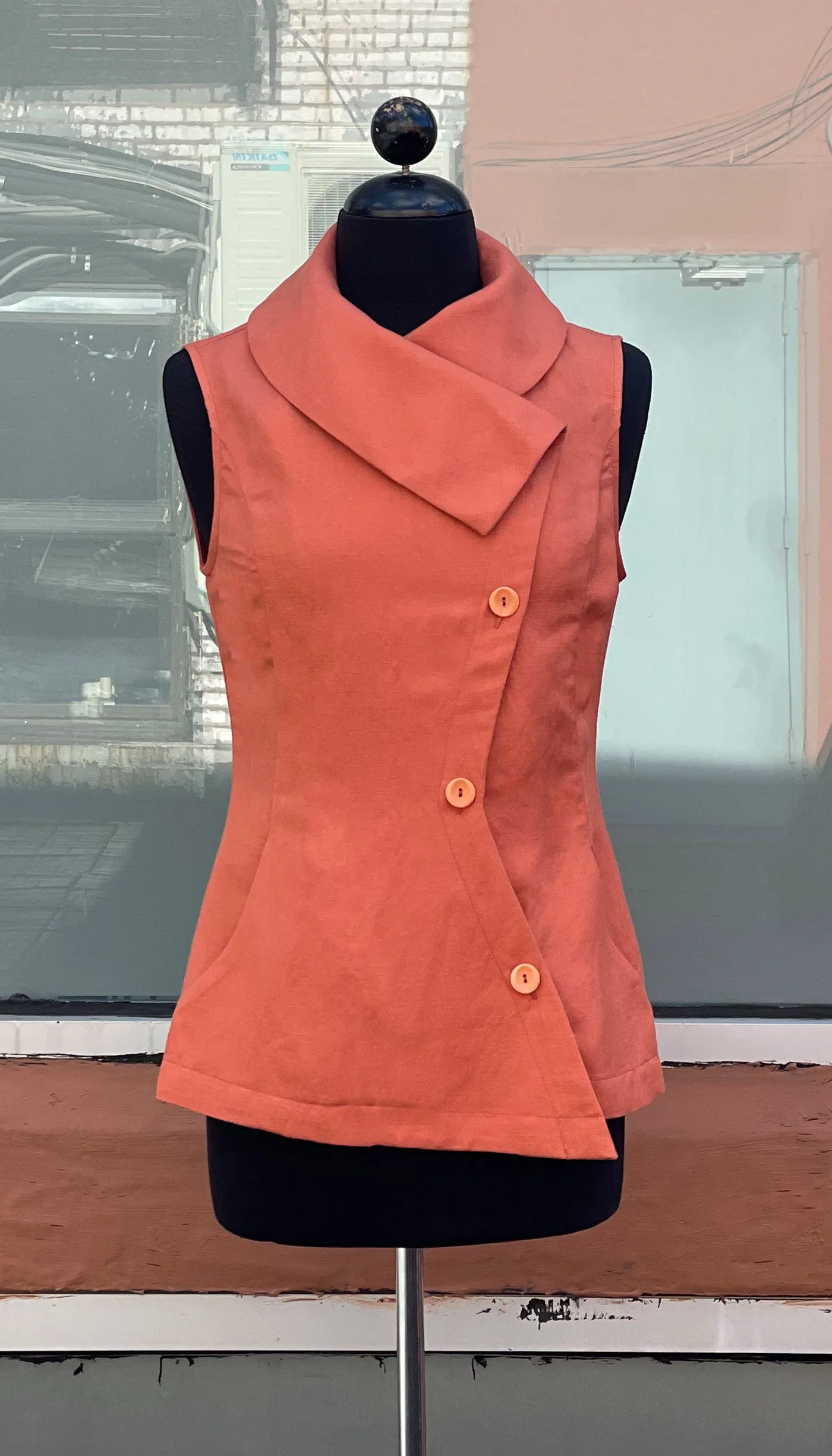 Swerve Vest Linen/ Terracotta