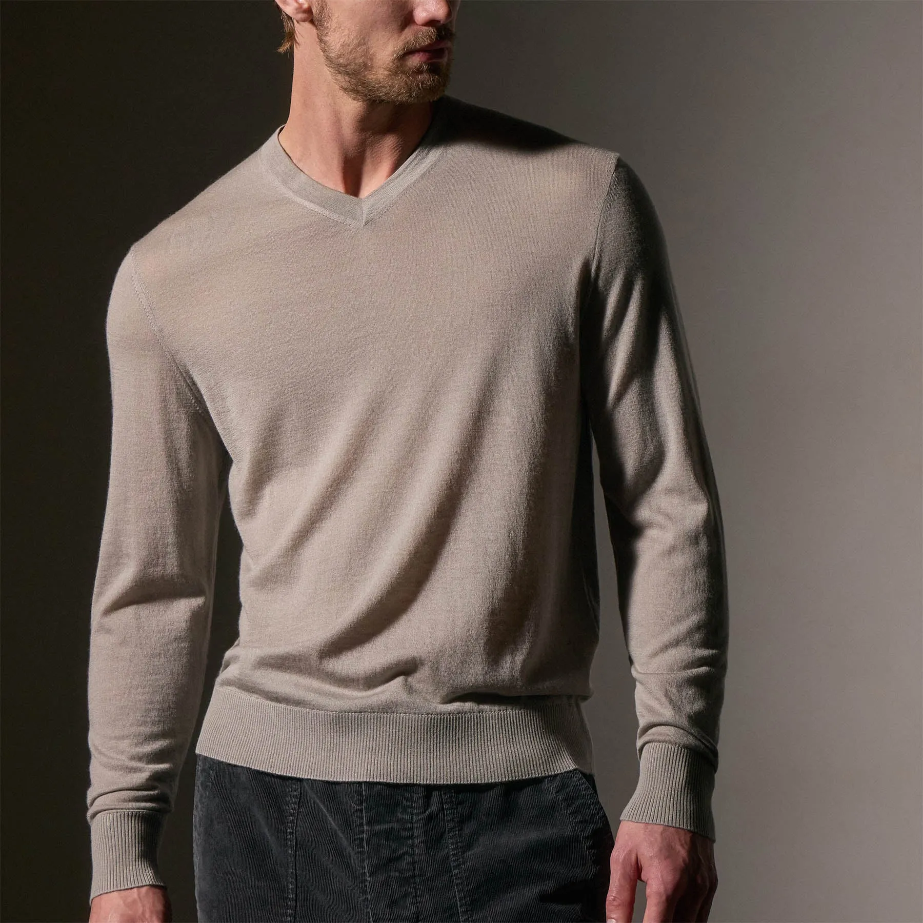 Ultrafine Cashmere V Neck Sweater - Concrete