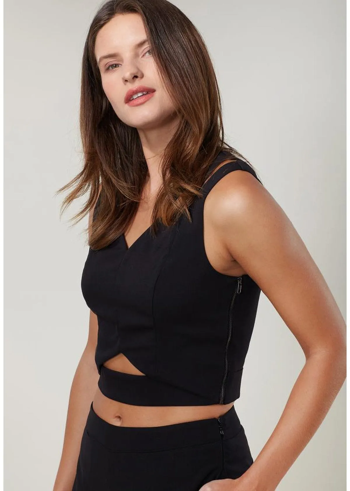 V-Neck Sleeveless Cropped Top