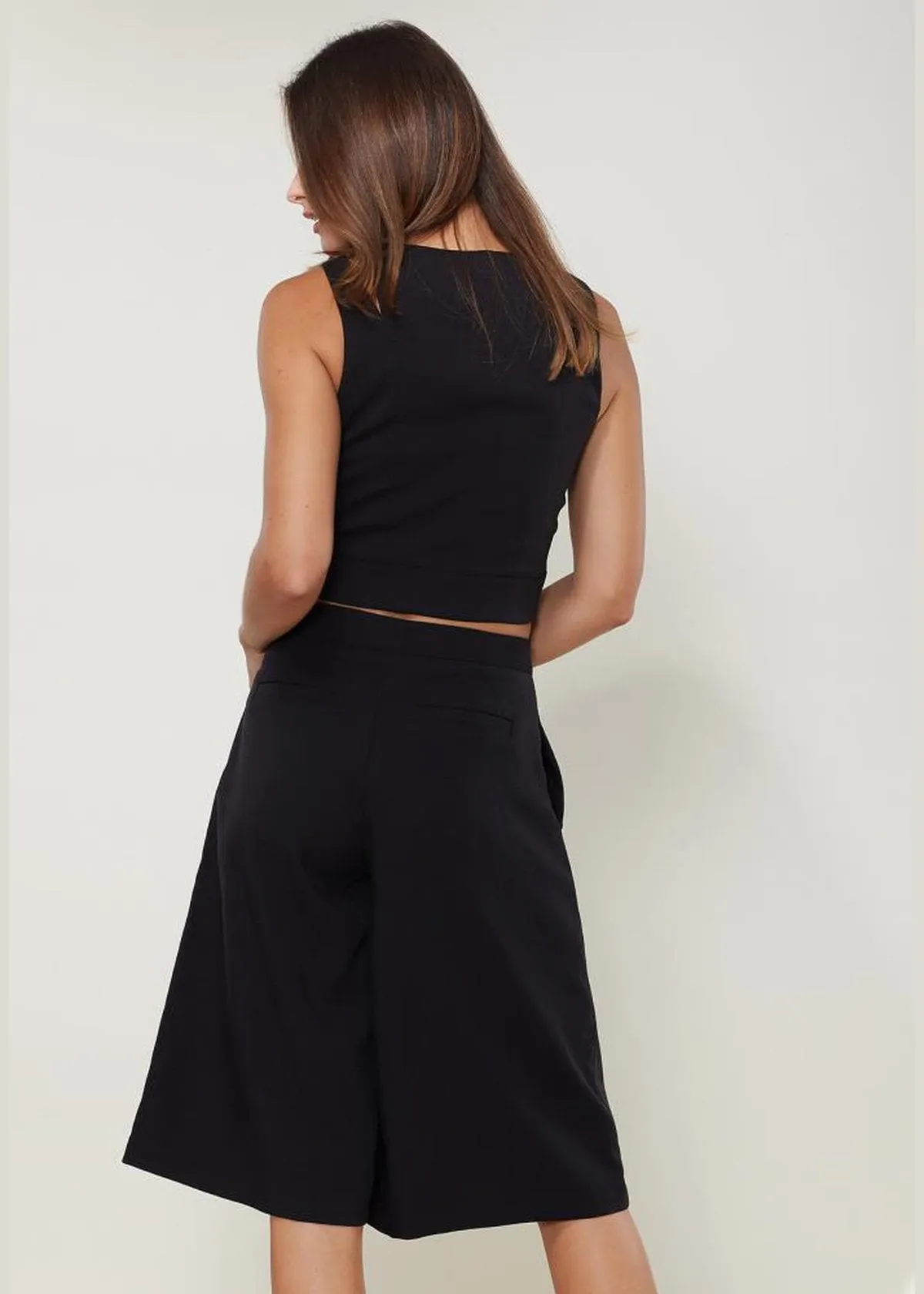 V-Neck Sleeveless Cropped Top