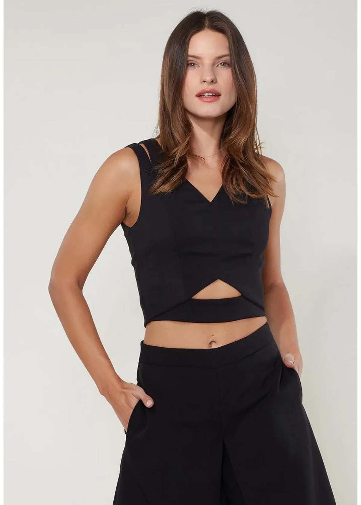 V-Neck Sleeveless Cropped Top