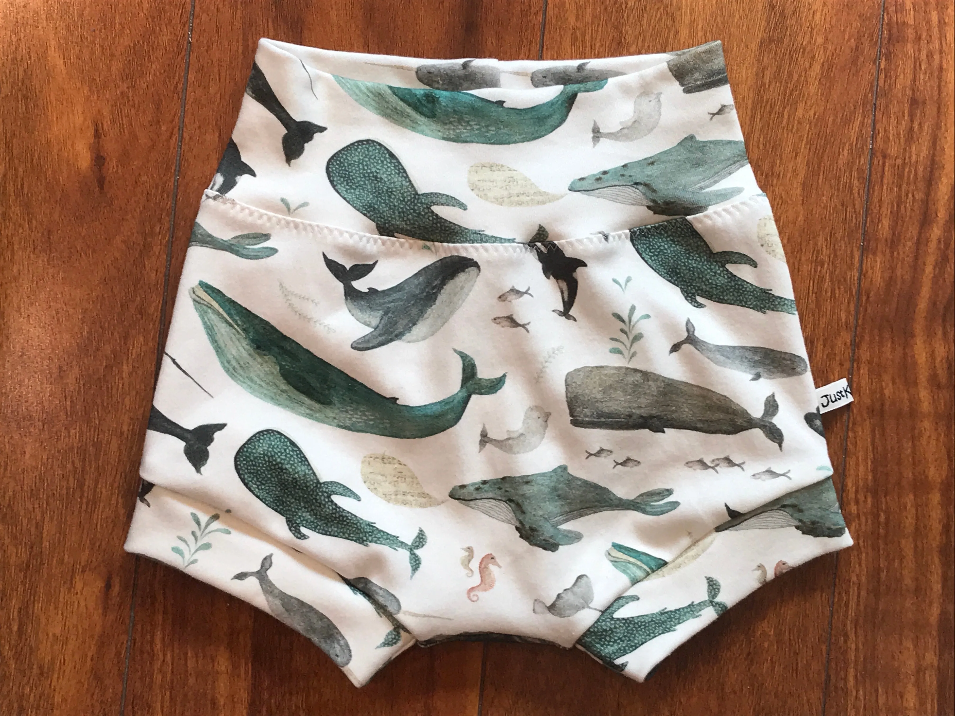 Velzy Shorts - WHALES