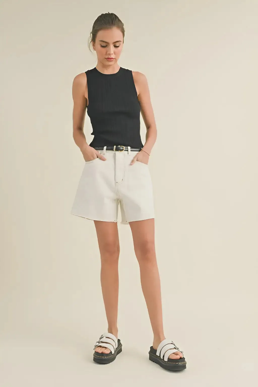 WASHED DENIM SHORT