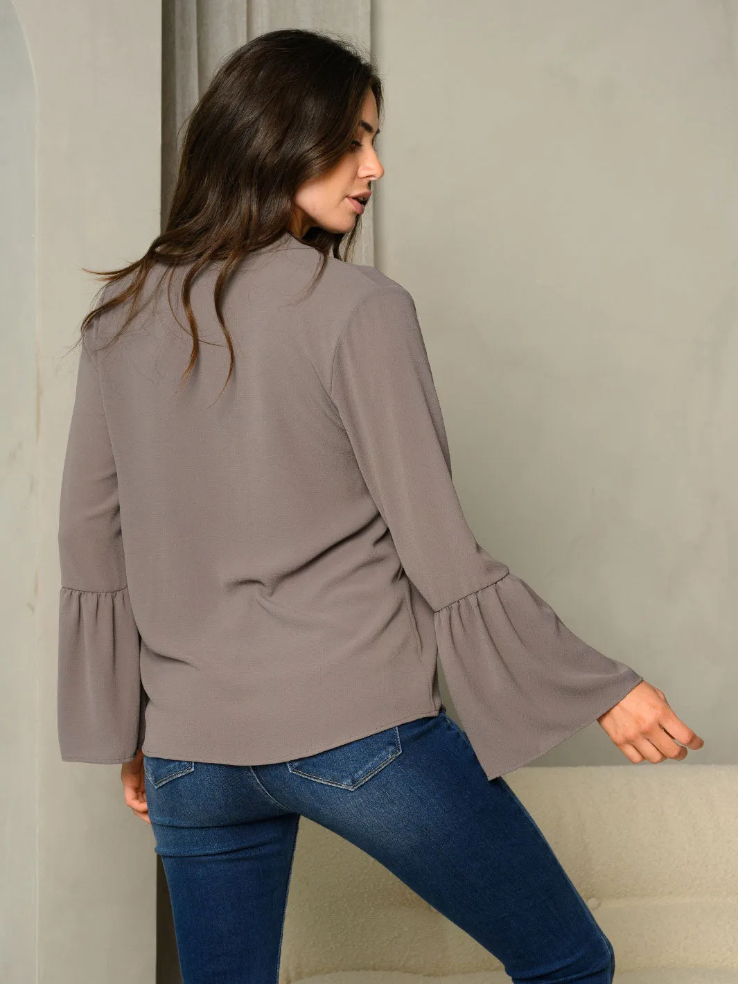 WOMEN'S TIE V-NECK BELL LONG SLEEVE TOP