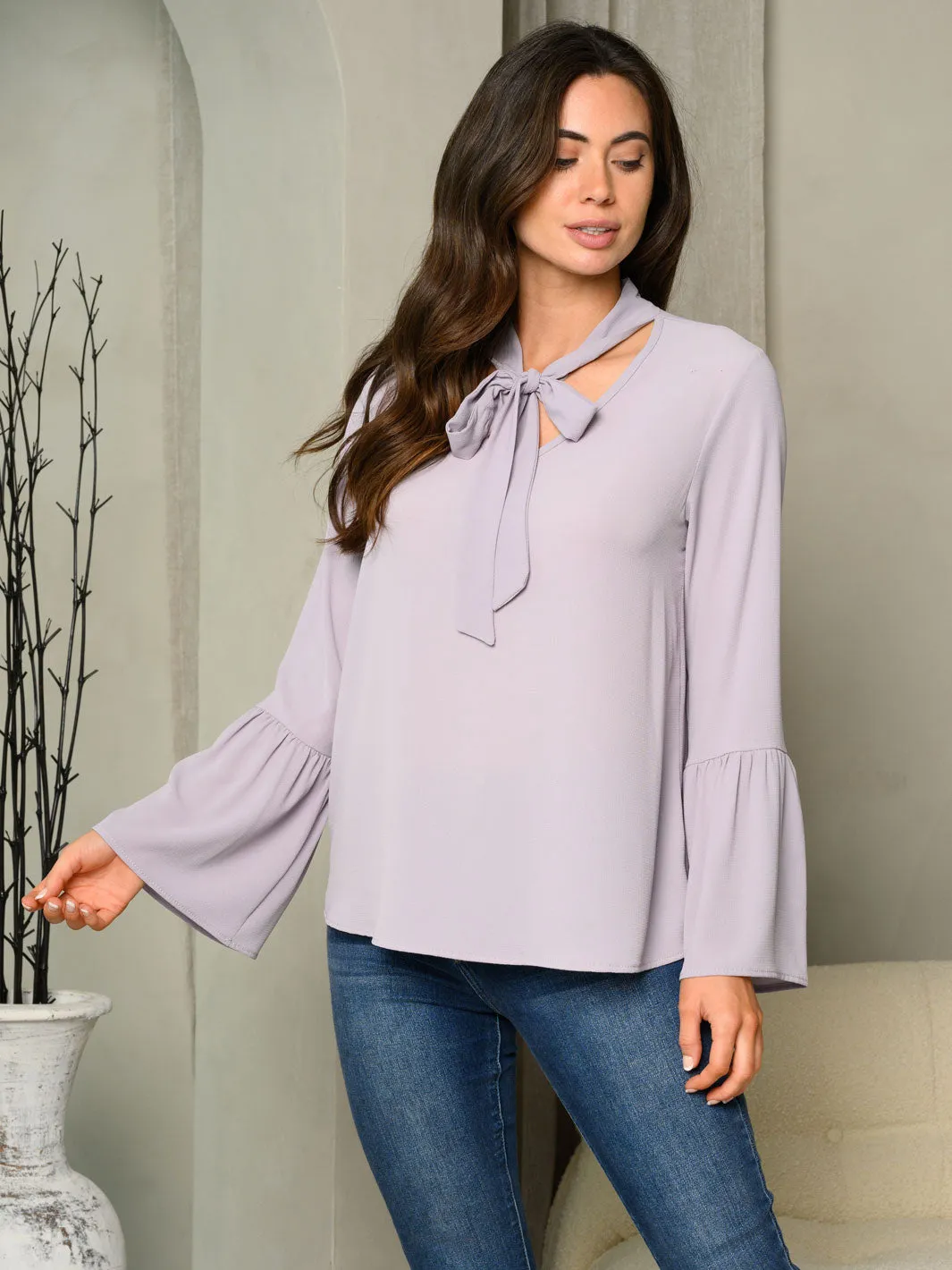 WOMEN'S TIE V-NECK BELL LONG SLEEVE TOP
