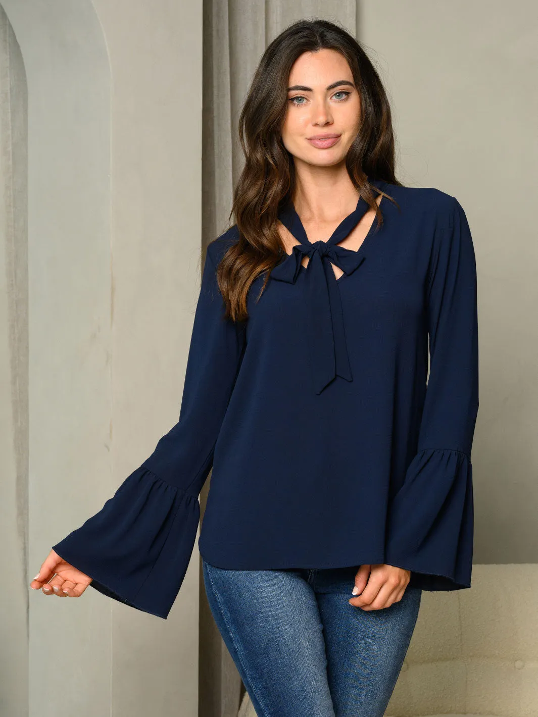 WOMEN'S TIE V-NECK BELL LONG SLEEVE TOP