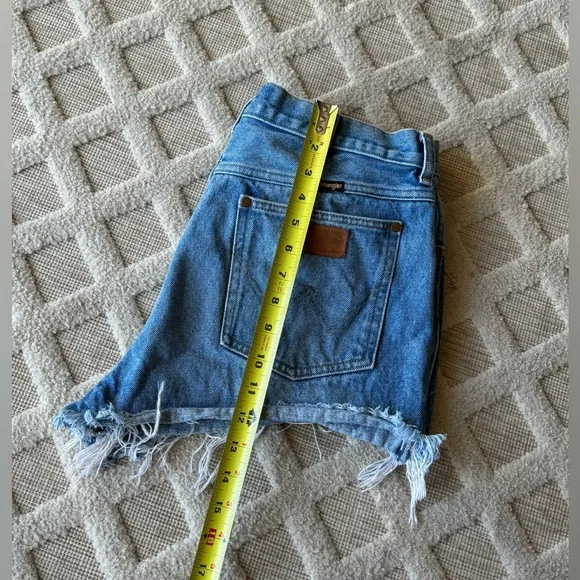 Wrangler Festival Light Wash Denim Cut Off High Rise Shorts Size 30 Western Boho