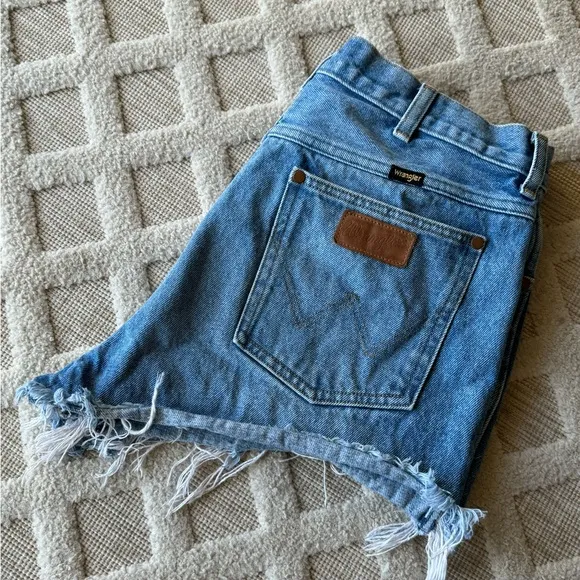 Wrangler Festival Light Wash Denim Cut Off High Rise Shorts Size 30 Western Boho