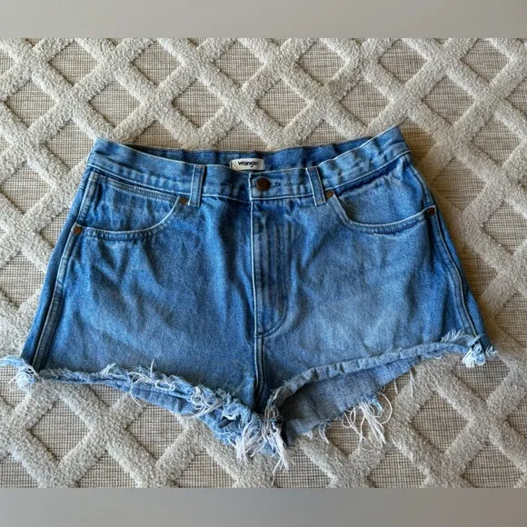 Wrangler Festival Light Wash Denim Cut Off High Rise Shorts Size 30 Western Boho