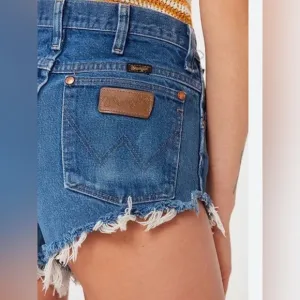 Wrangler Festival Light Wash Denim Cut Off High Rise Shorts Size 30 Western Boho