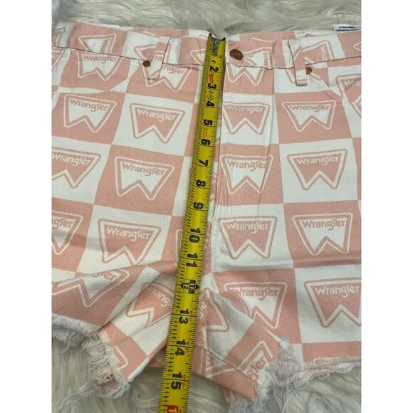 Wrangler‎ High Rise Festival Denim Shorts Signature Print Pink White Size 33 New