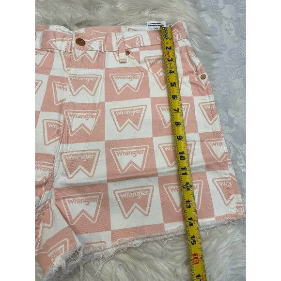 Wrangler‎ High Rise Festival Denim Shorts Signature Print Pink White Size 33 New