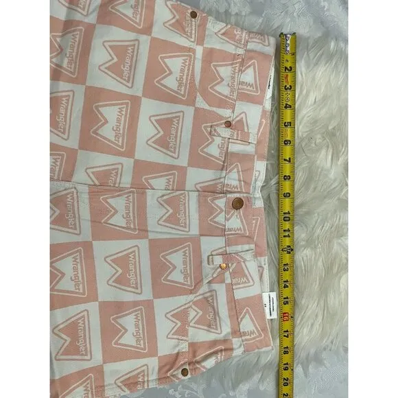 Wrangler‎ High Rise Festival Denim Shorts Signature Print Pink White Size 33 New