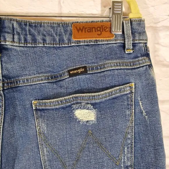 Y Wrangler Women's 4&quot; Frayed Jean Shorts Destroyed Sky Light Blue NWT Size 14 32