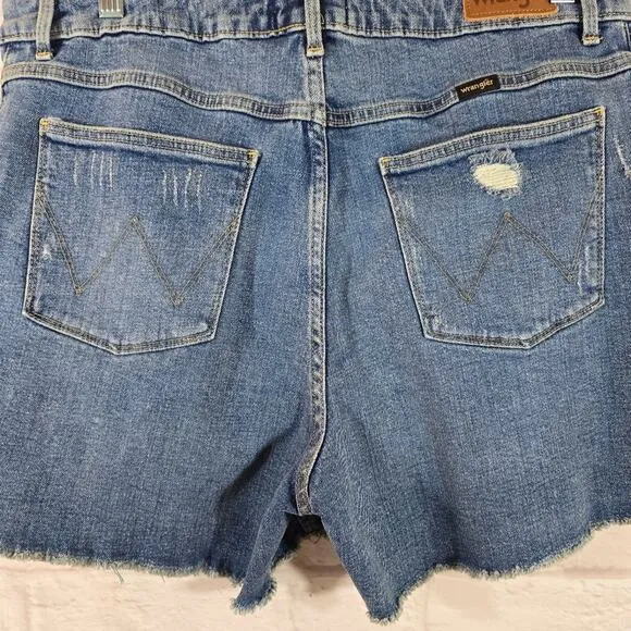 Y Wrangler Women's 4&quot; Frayed Jean Shorts Destroyed Sky Light Blue NWT Size 14 32